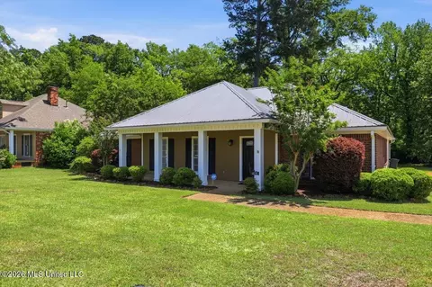 Exterior - 602 Treeline Dr, Brandon, MS 39042 photo 2 of 6