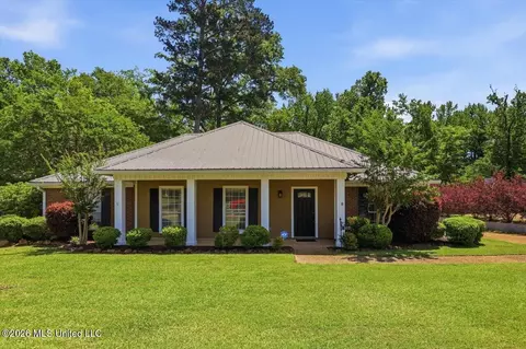602 Treeline Dr, Brandon, MS 39042