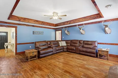 Living - 602 Treeline Dr, Brandon, MS 39042 photo 4 of 4