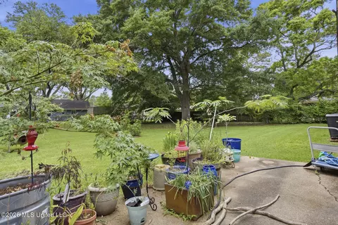 Exterior - 221 Saint Augustine Dr, Madison, MS 39110 photo 2 of 5