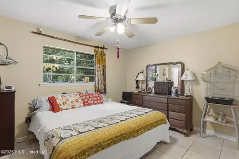 Bedroom - 221 Saint Augustine Dr, Madison, MS 39110 photo 2 of 3