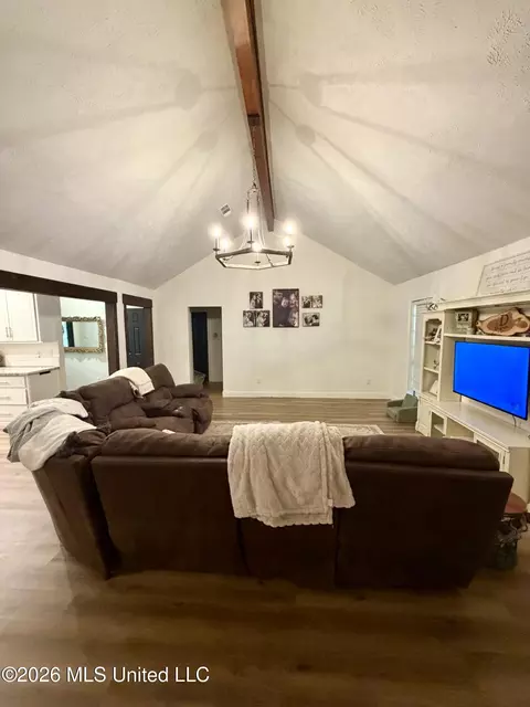 Living - 2112 Cleary Rd, Florence, MS 39073 photo 3 of 4