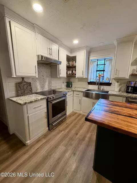 Kitchen - 2112 Cleary Rd, Florence, MS 39073 photo 3 of 7