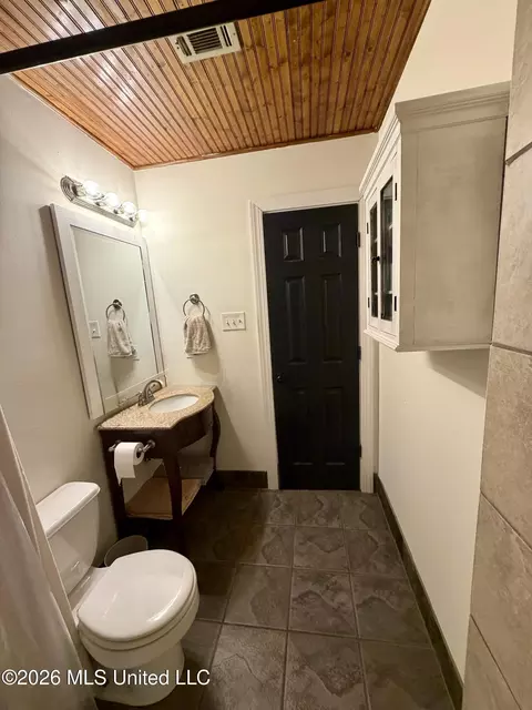 Bath - 2112 Cleary Rd, Florence, MS 39073 photo 3 of 7