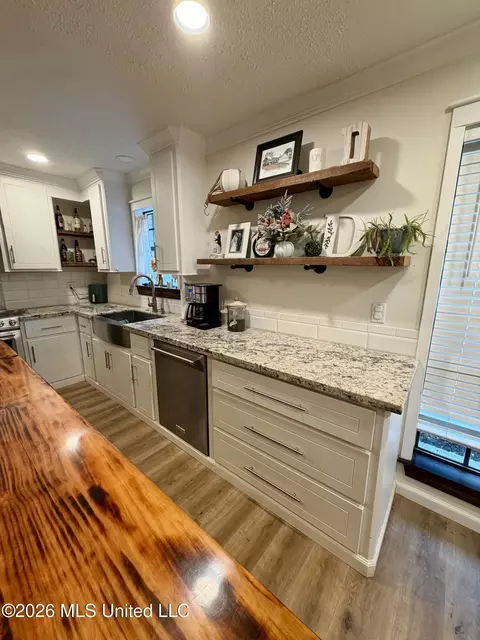 Kitchen - 2112 Cleary Rd, Florence, MS 39073 photo 5 of 7