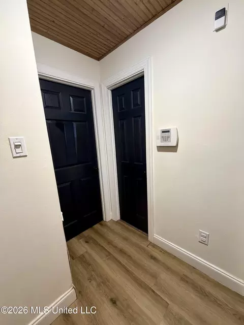 Entry Way - 2112 Cleary Rd, Florence, MS 39073 photo 5 of 6