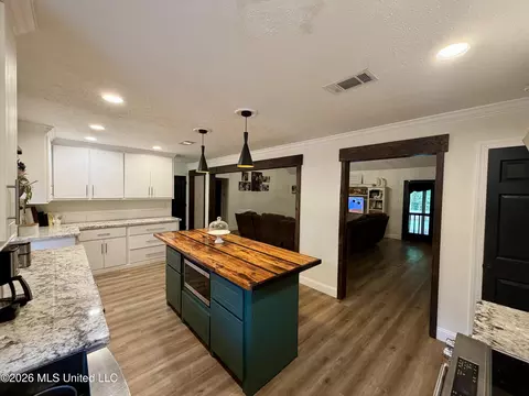 Kitchen - 2112 Cleary Rd, Florence, MS 39073 photo 6 of 7