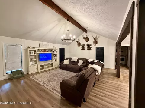 Living - 2112 Cleary Rd, Florence, MS 39073 photo 1 of 4