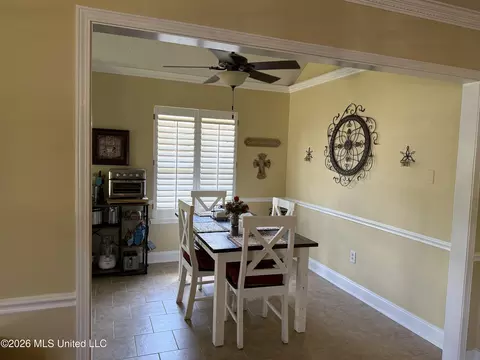 Dining - 253 Sunchase Dr, Brandon, MS 39042 photo 2 of 2