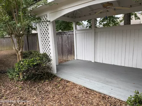 Exterior - 253 Sunchase Dr, Brandon, MS 39042 photo 5 of 6