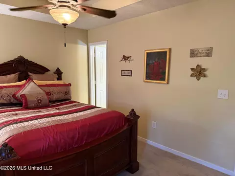 Bedroom - 253 Sunchase Dr, Brandon, MS 39042 photo 1 of 4