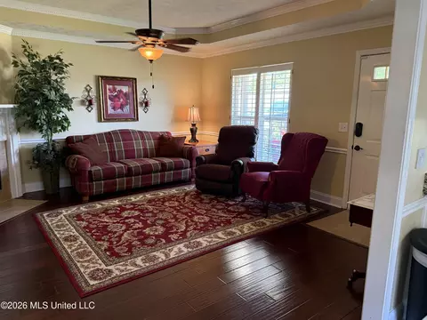 Living - 253 Sunchase Dr, Brandon, MS 39042 photo 1 of 2