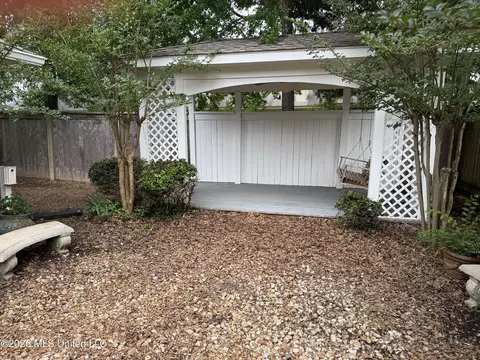 Exterior - 253 Sunchase Dr, Brandon, MS 39042 photo 6 of 6