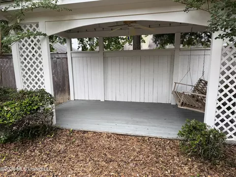 Exterior - 253 Sunchase Dr, Brandon, MS 39042 photo 4 of 6