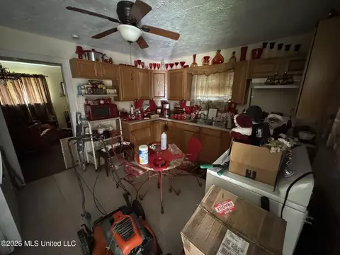910 Summit St, Mccomb, MS 39648 photo 2