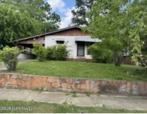 910 Summit St, Mccomb, MS 39648