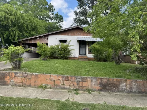 912 Summit St, Mccomb, MS 39648