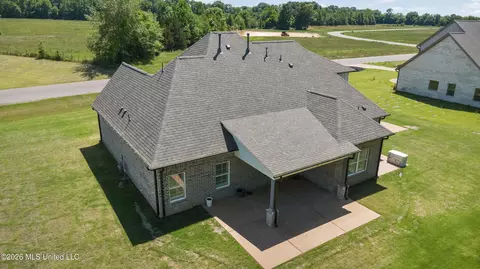 Exterior - 1626 Ashtons Ln, Hernando, MS 38632 photo 6 of 6