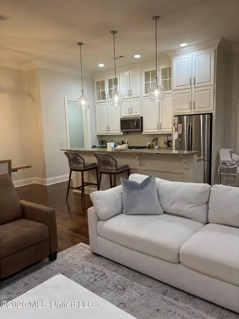 Kitchen - 320 Emerald Way, Brandon, MS 39047 photo 3 of 3
