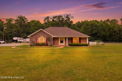 12314 Evelyn Ave, Biloxi, MS 39532