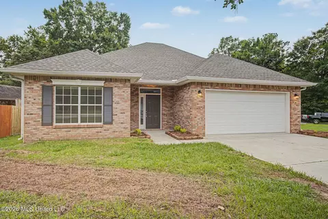 8524 Op La Ct, Diamondhead, MS 39525