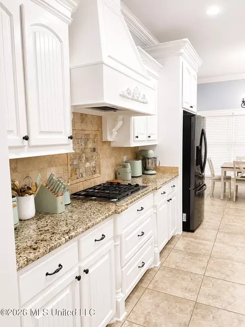 Kitchen - 114 Germany Dr, Canton, MS 39046 photo 2 of 4