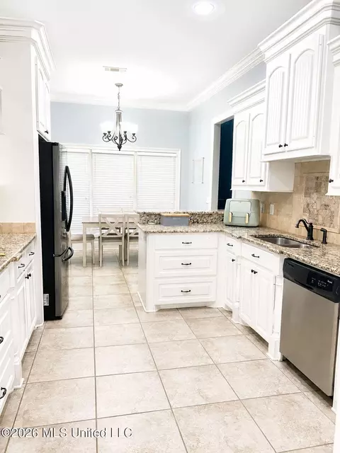 Kitchen - 114 Germany Dr, Canton, MS 39046 photo 3 of 4