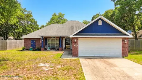 104 Hawthorne Dr, Long Beach, MS 39560
