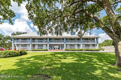 1282 Beach Blvd, Biloxi, MS 39530