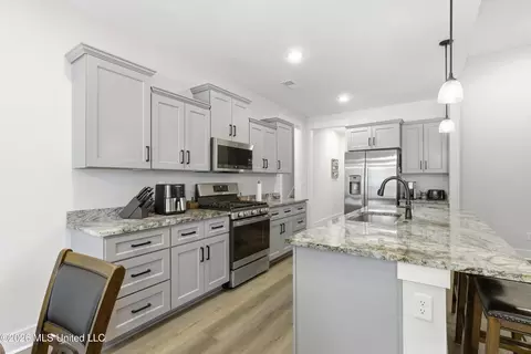 Kitchen - 1441 Clair Cir, Hernando, MS 38632 photo 2 of 2