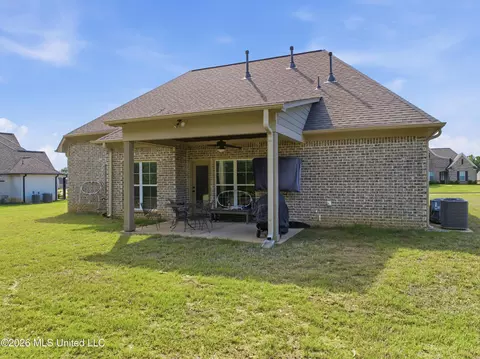 Exterior - 1441 Clair Cir, Hernando, MS 38632 photo 6 of 7