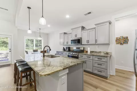 Kitchen - 1441 Clair Cir, Hernando, MS 38632 photo 1 of 2