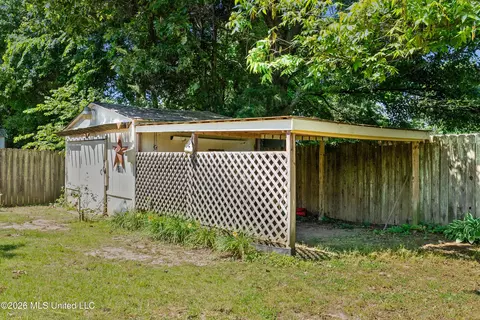 Exterior - 121 Keestone Dr, Senatobia, MS 38668 photo 6 of 9
