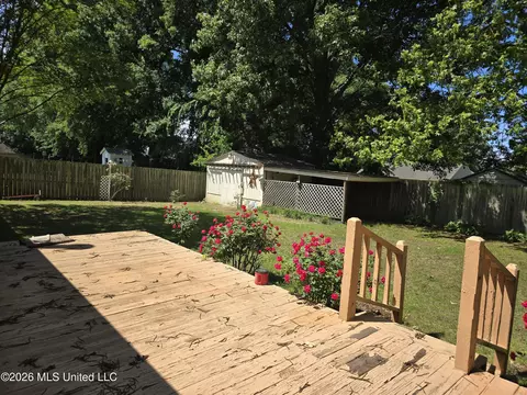 Exterior - 121 Keestone Dr, Senatobia, MS 38668 photo 5 of 9