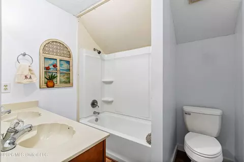 Bath - 121 Keestone Dr, Senatobia, MS 38668 photo 4 of 4