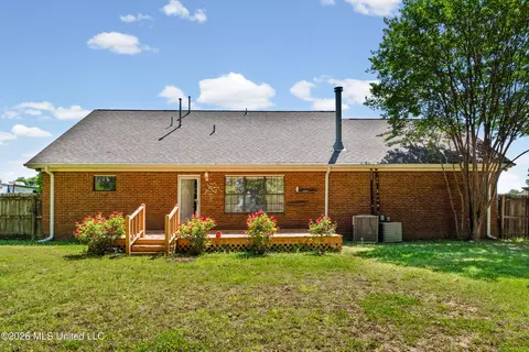 Exterior - 121 Keestone Dr, Senatobia, MS 38668 photo 8 of 9