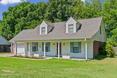Exterior - 121 Keestone Dr, Senatobia, MS 38668 photo 3 of 9