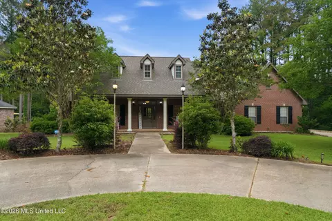130 Cambrooke, Hattiesburg, MS 39402