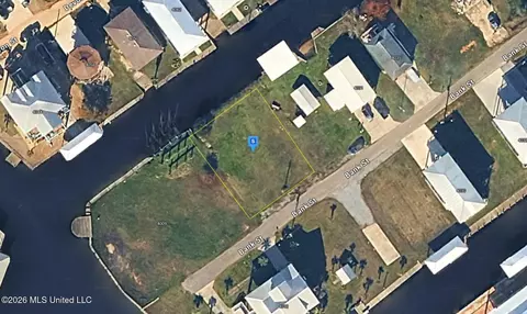 4015 Bank St, Bay Saint Louis, MS 39520