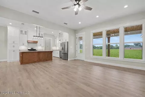 Living - 13178 Hwy 613, Lucedale, MS 39452 photo 4 of 4