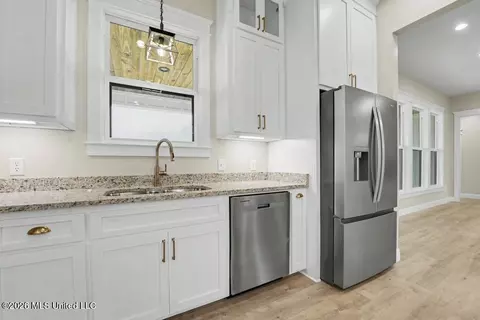 Kitchen - 13178 Hwy 613, Lucedale, MS 39452 photo 3 of 4