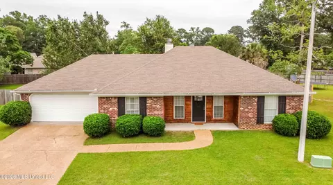 1038 Spanish Oak Dr, Pearl, MS 39208