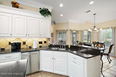 Kitchen - 136 Mccullough Ln, Flora, MS 39071 photo 3 of 4