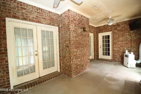 Exterior - 3542 Rhett Butler Dr, Hernando, MS 38632 photo 4 of 8
