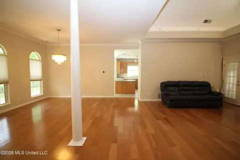 Living - 3542 Rhett Butler Dr, Hernando, MS 38632 photo 1 of 6