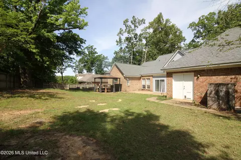 Exterior - 3542 Rhett Butler Dr, Hernando, MS 38632 photo 5 of 8
