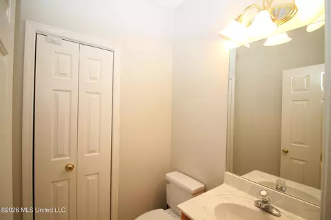 Bath - 3542 Rhett Butler Dr, Hernando, MS 38632 photo 1 of 6