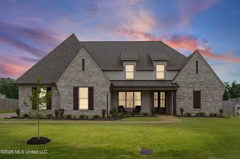 4300 Brooke Dr, Nesbit, MS 38651