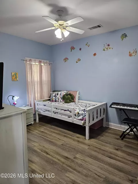 Bedroom - 105 Mckinzie Cv, Hernando, MS 38632 photo 6 of 7
