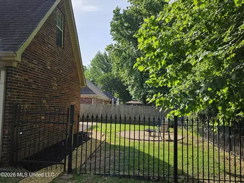 Exterior - 105 Mckinzie Cv, Hernando, MS 38632 photo 2 of 4